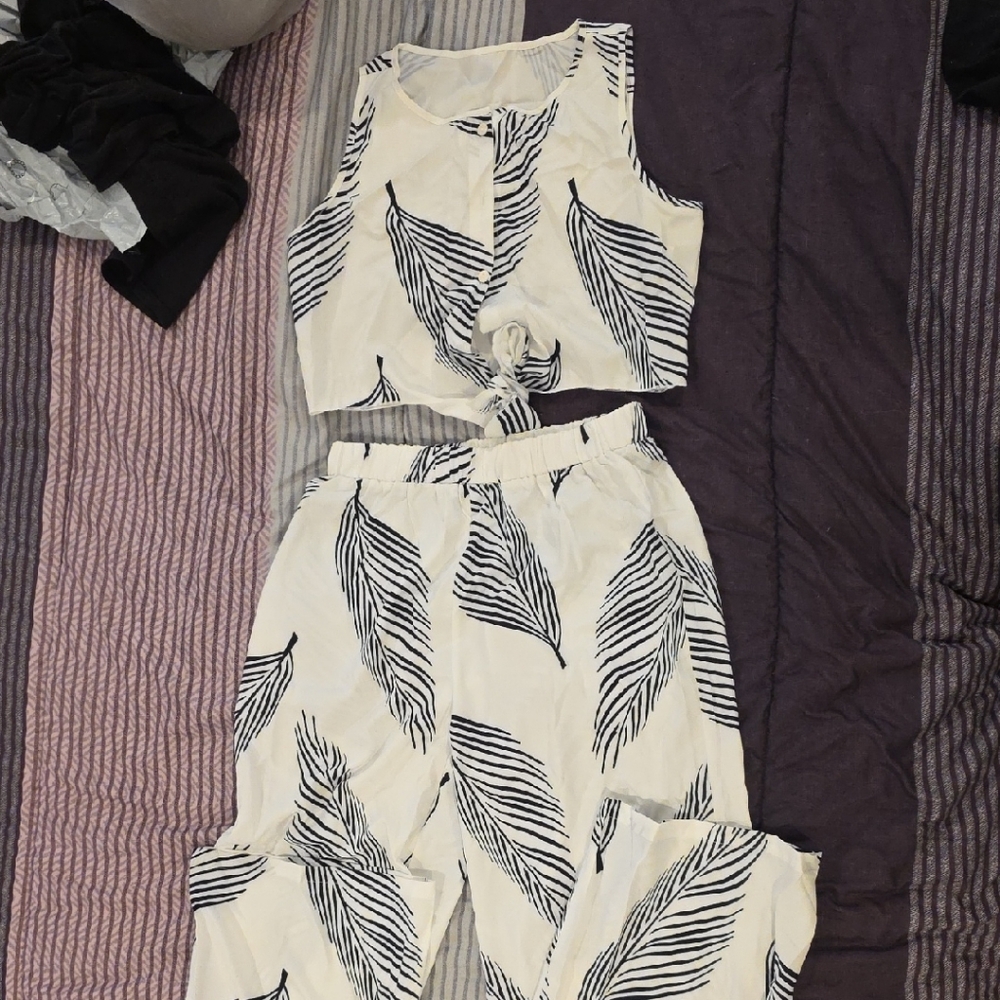 Black and White Leaf Print Two-Piece Set